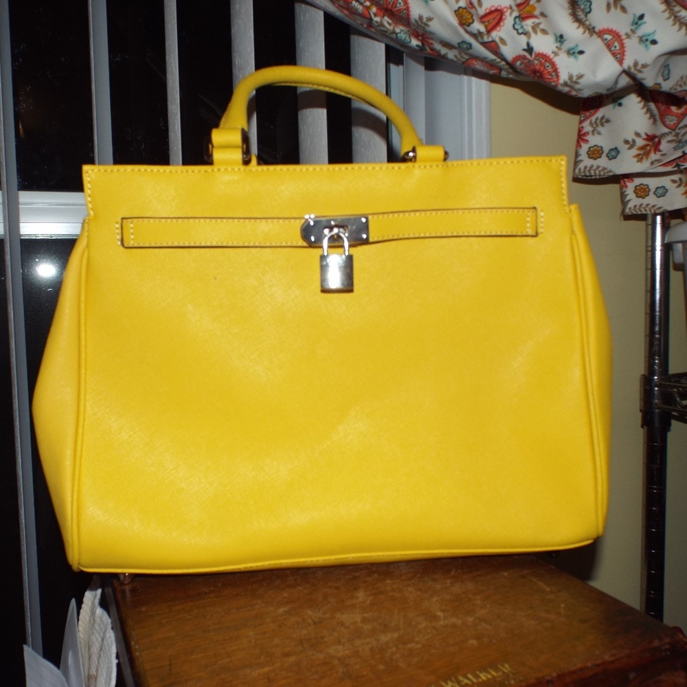 Summer Yellow NWT Letizia Italian Handbag